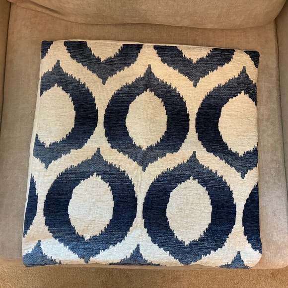 Chenille/Velvet 18x18" Pillow Cover (New In Bag) - Picture 1 of 2